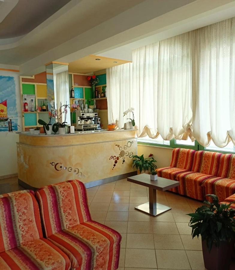 Costa Del Sole Only Room 米兰马瑞提那 外观 照片