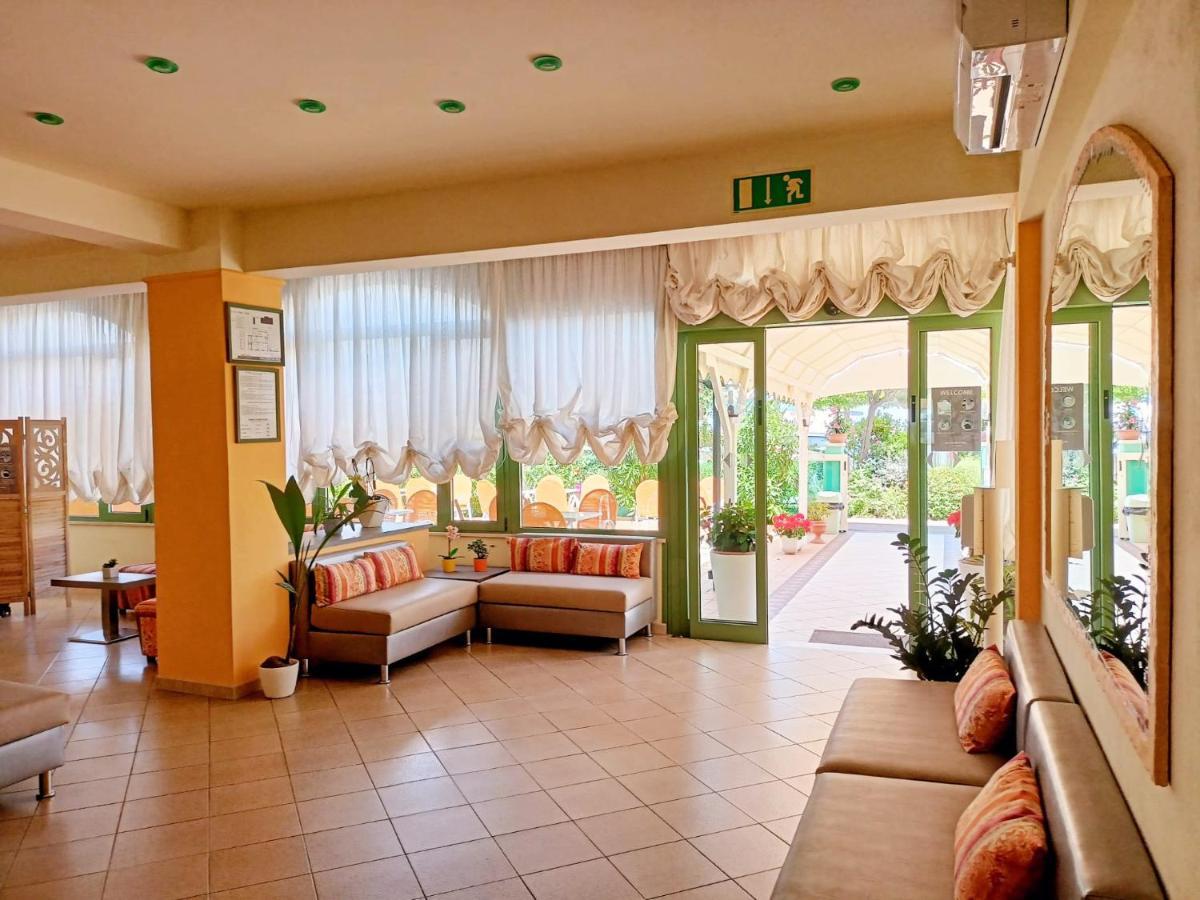 Costa Del Sole Only Room 米兰马瑞提那 外观 照片