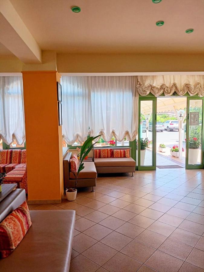 Costa Del Sole Only Room 米兰马瑞提那 外观 照片