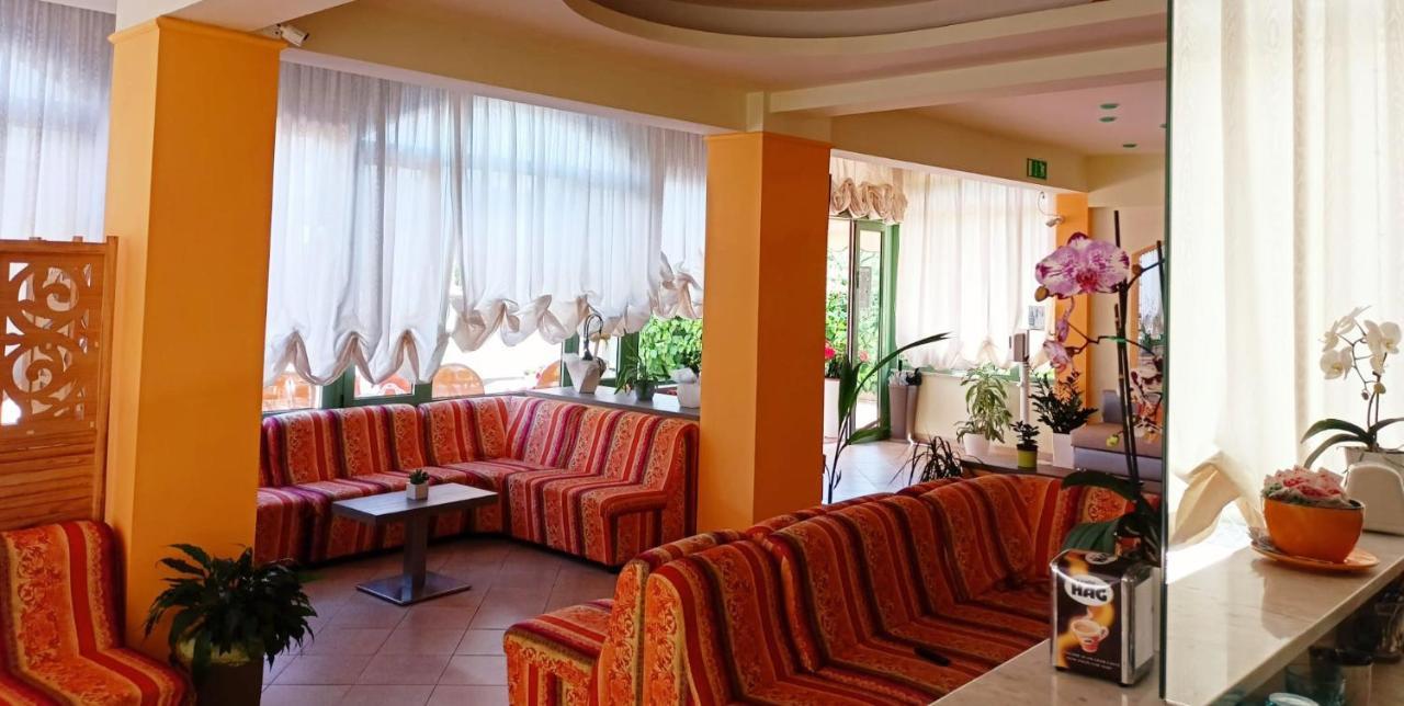 Costa Del Sole Only Room 米兰马瑞提那 外观 照片