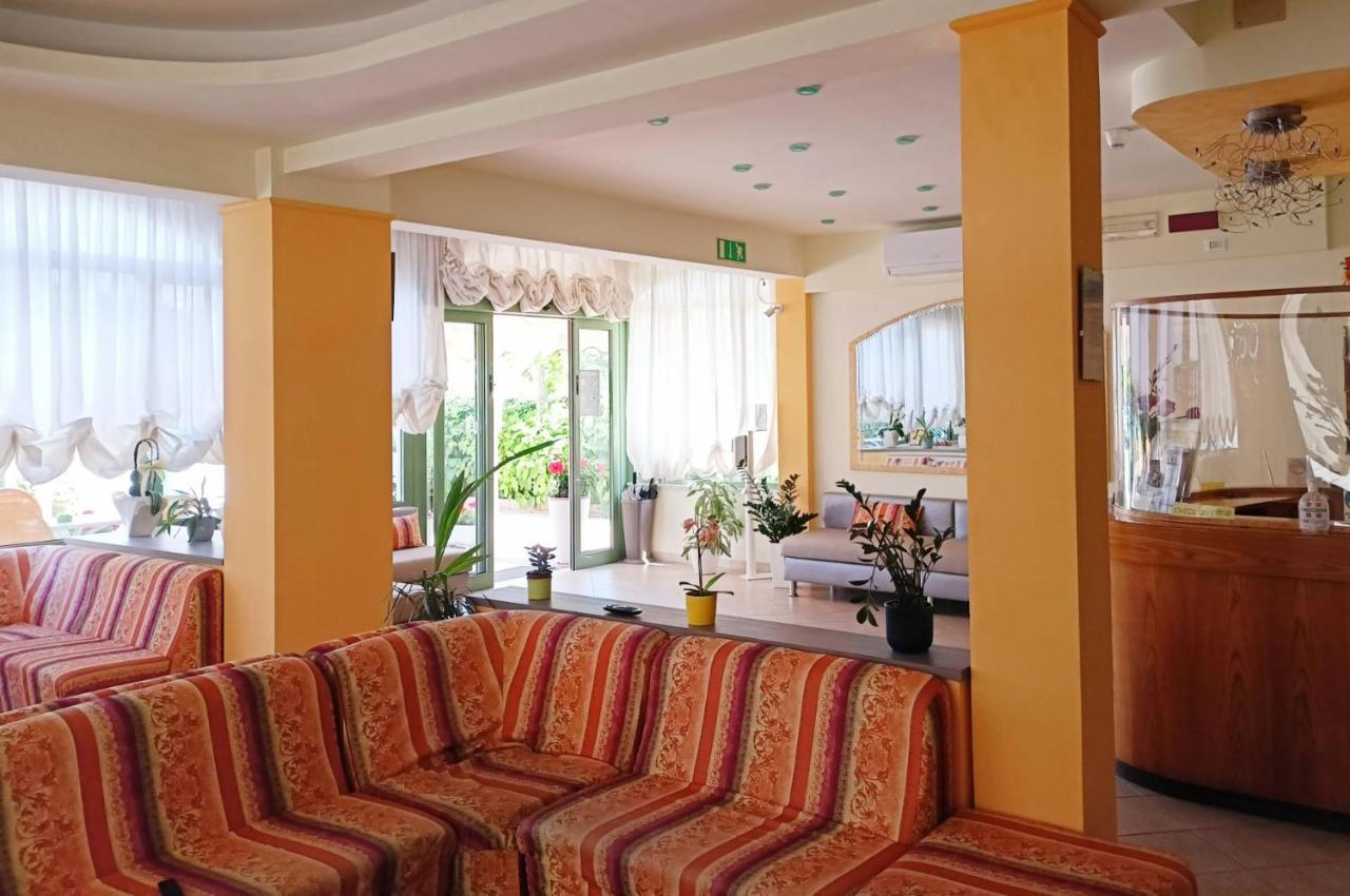 Costa Del Sole Only Room 米兰马瑞提那 外观 照片