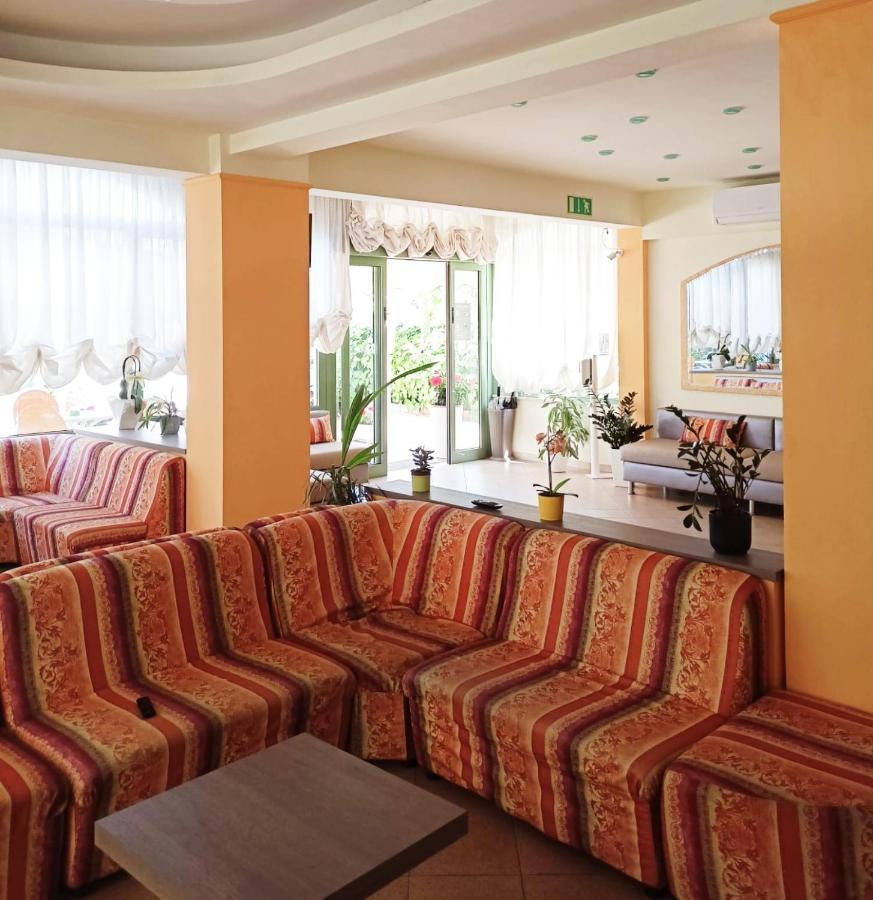 Costa Del Sole Only Room 米兰马瑞提那 外观 照片