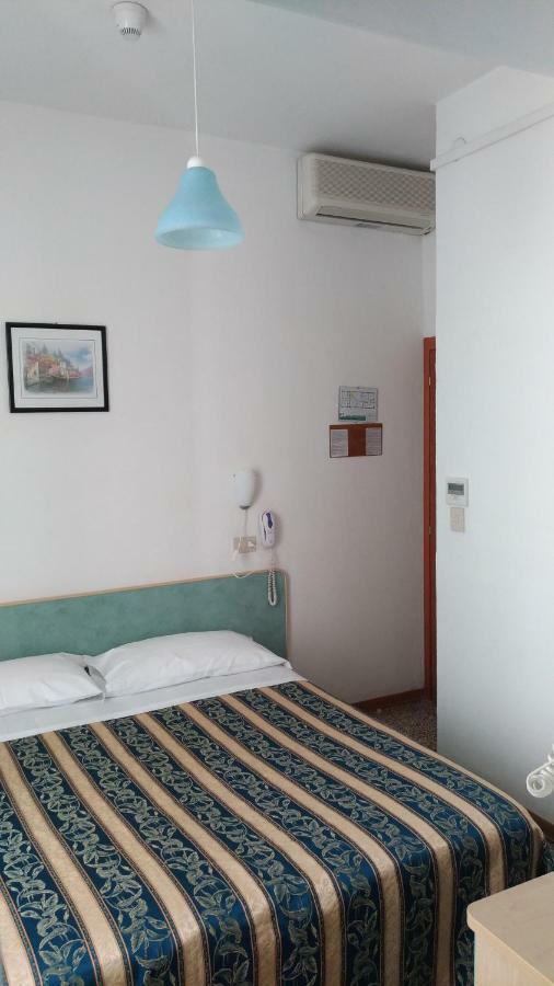 Costa Del Sole Only Room 米兰马瑞提那 外观 照片