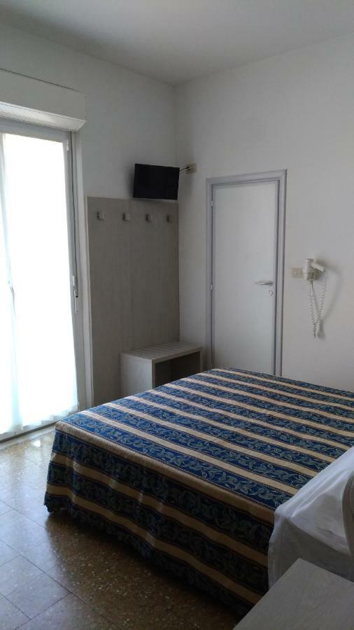 Costa Del Sole Only Room 米兰马瑞提那 外观 照片