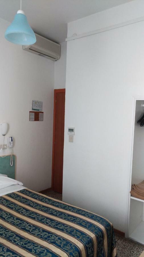 Costa Del Sole Only Room 米兰马瑞提那 外观 照片